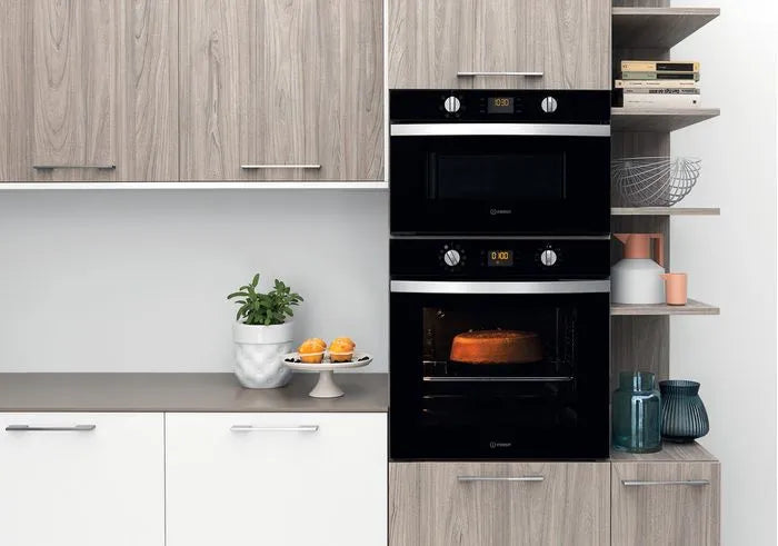 Forno Indesit IFW4844HBL Elettrico Da Incasso Classe A+ 71 L Autopulente Nero