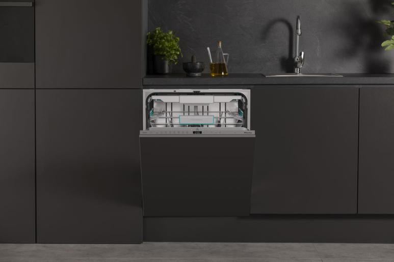 Lavastoviglie Hisense HV16A Hi6 da incasso 60 cm – 16 coperti, Classe A, AutoDry, Inverter, 3 cestelli