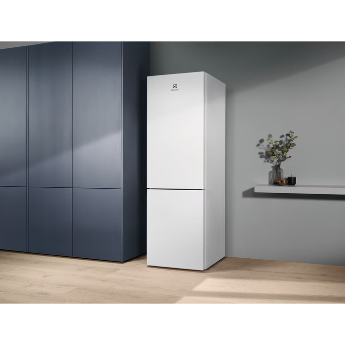 Frigocongelatore Electrolux LNT5ME32W1 Serie 600 TwinTech® Total No Frost – 330 L, Classe E, MultiFlow, FastFreeze, ShoppingMode